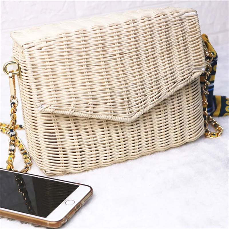Ladies summer sea beach rattan bags shoulder straw bag eco friendly bohemian handmade straw bags with metal chain