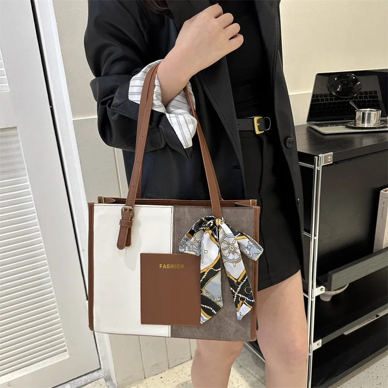 New Style Factory Wholesale Handbags Light Lady Tote Leather Bags Lady Design Purses For Women