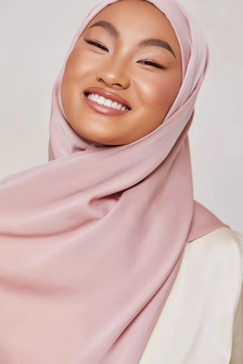 2022 New Arrival Luxury Muslim Medina Silk satin scarf High Quality Islamic Stretch Satin Silk Hijab QK203