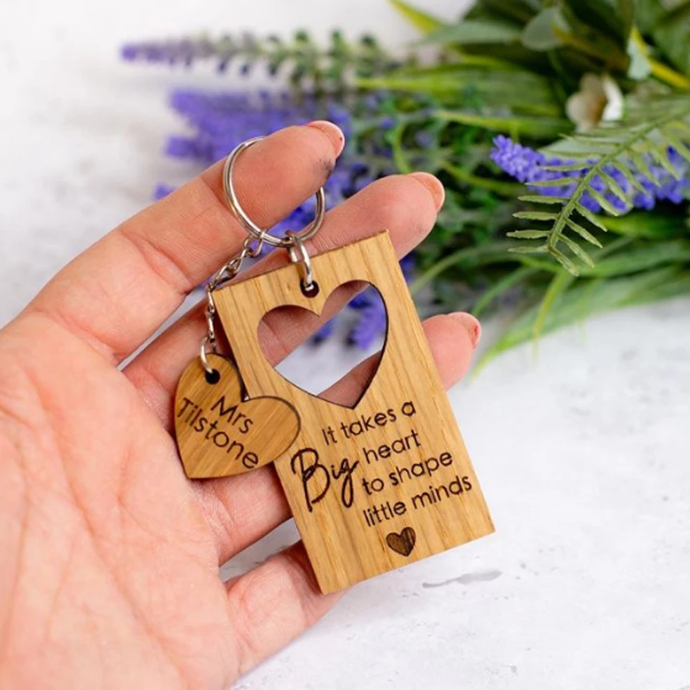 Hot Sale Keychain Customized Key Fob Hollow Pure Wood Keychain Cartoon Animals Keychain