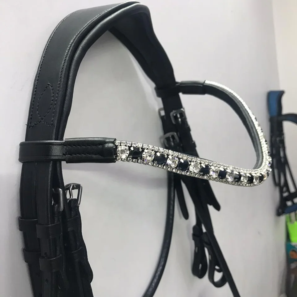 
 Сверхкачественная двойная уздечка из лошадиной кожи с экстра мягкой белой подкладкой неопрена внутри доступны много цветов и размеров  