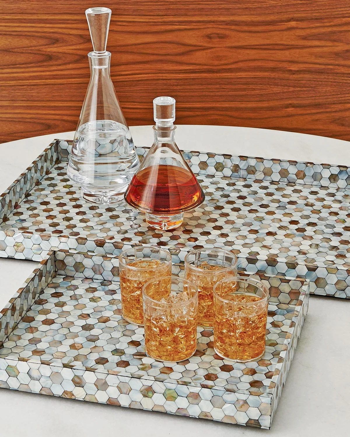 Сервировочный поднос из перламутровой ткани лаковая мозаика сделано во Вьетнаме