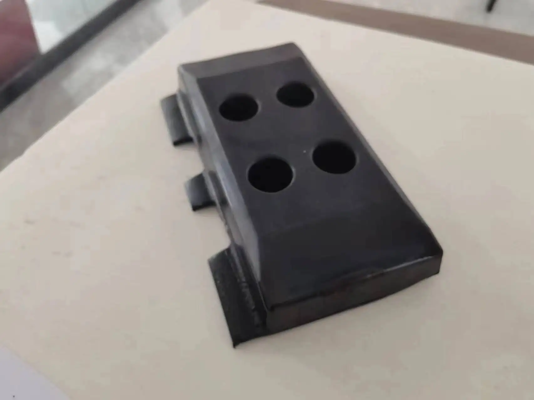 China Products/Supplier Rubber Track Pad Asphalt Paver Spare Parts Shoes 300mm for S1800