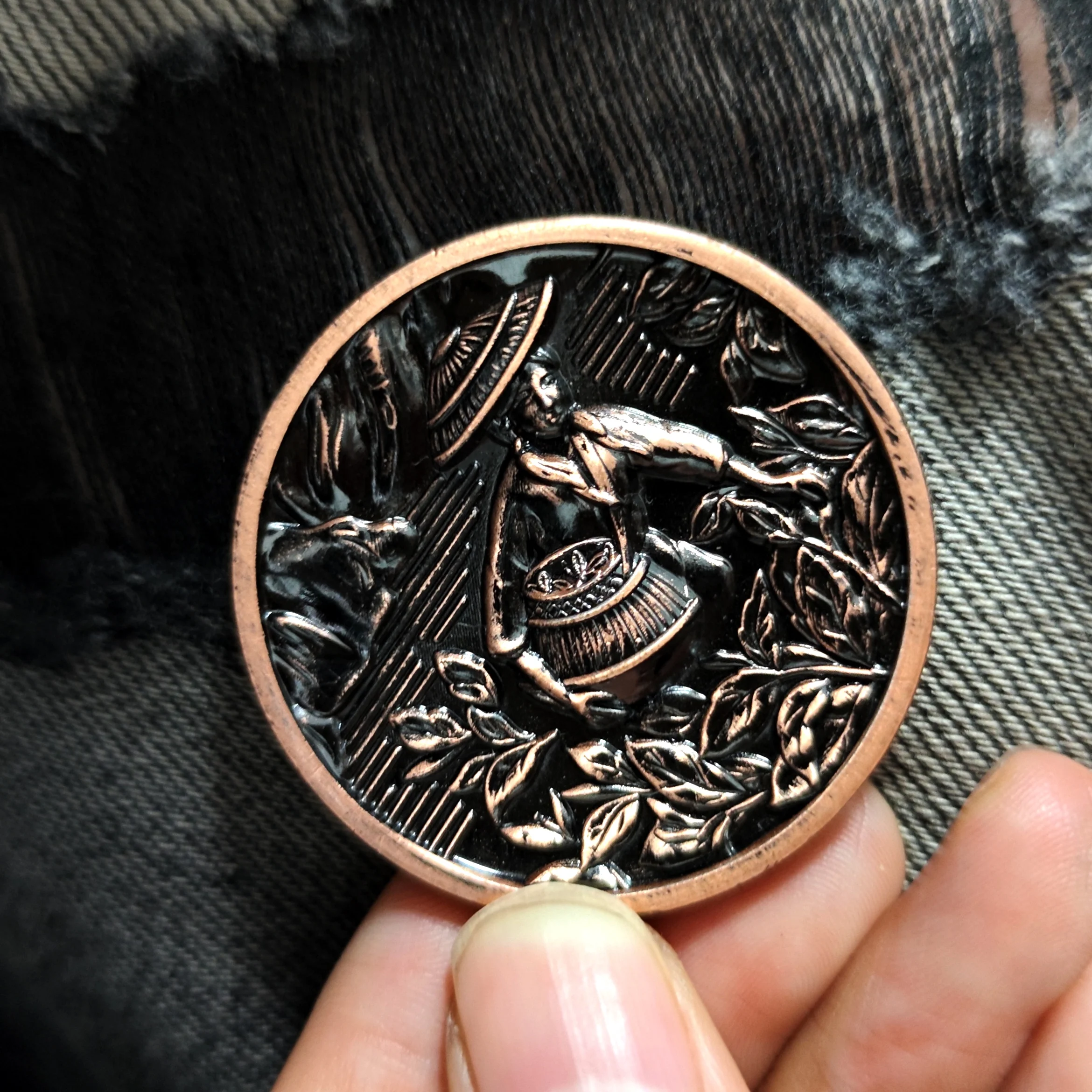 Old Texture Commemorative Coin Metal Souvenir Tea Garden Winery Brand Image with a Long History Full Rose