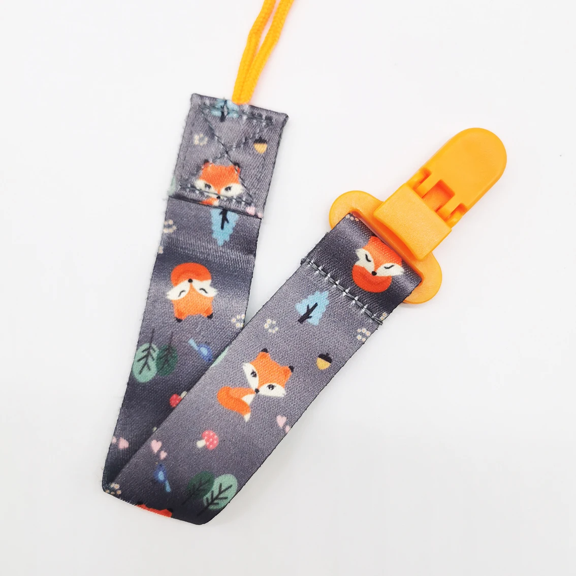 Wholesale Mother Care and Baby Products Plastic Pacifier Holder Clip