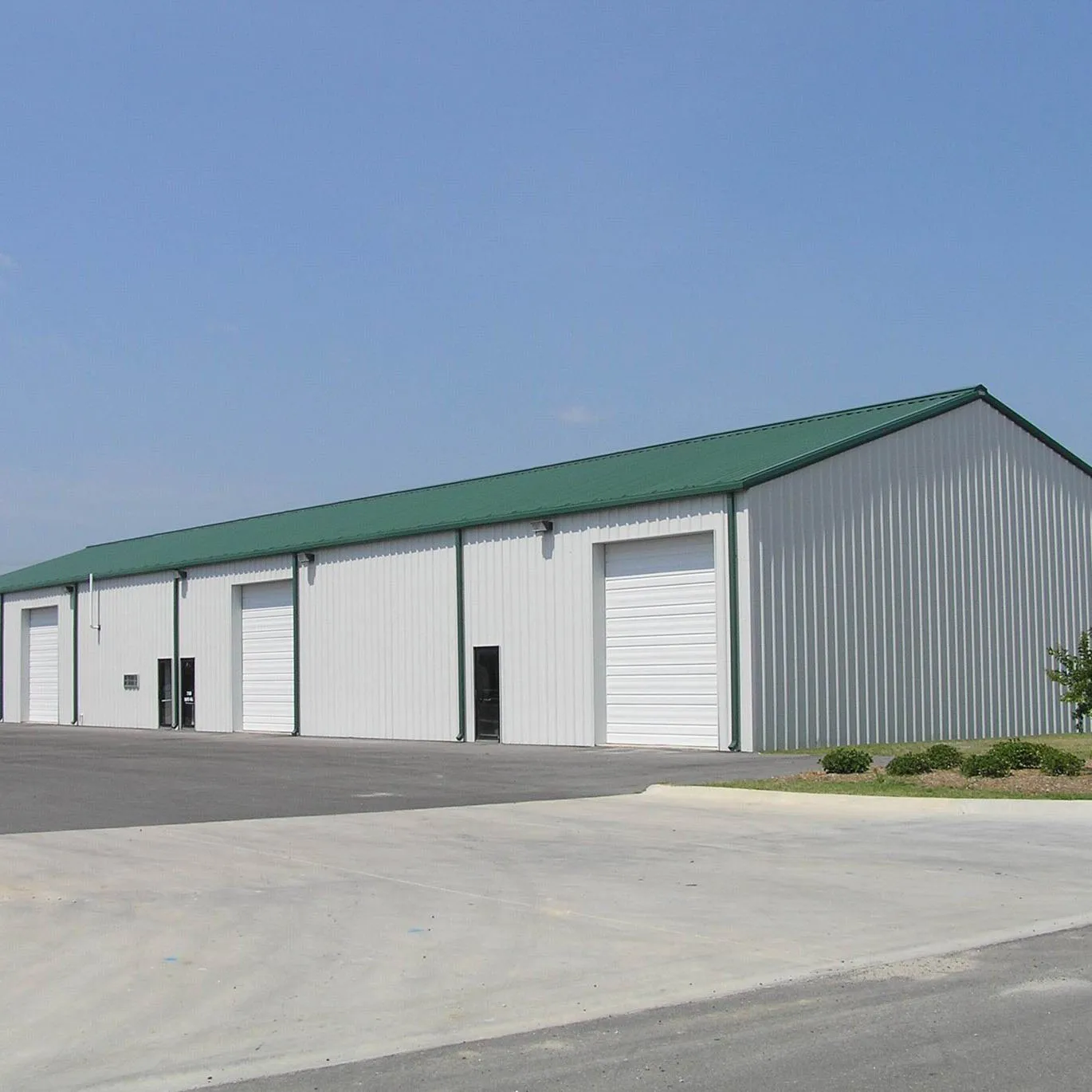 Light Weight Prefabricated Steel Structure Office Hotel Warehouse Workshop Building Pre-Engineered Structural Steel Building