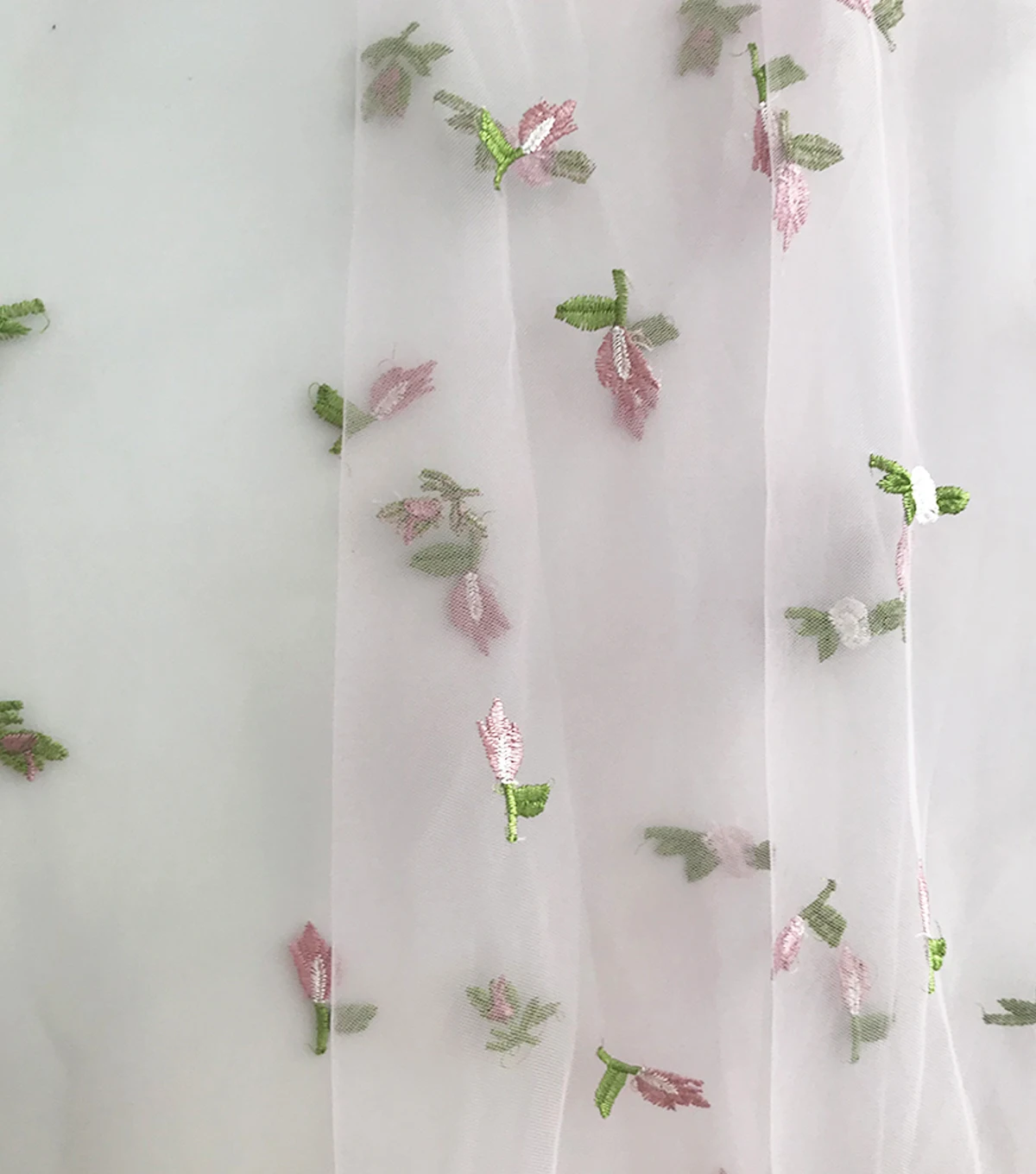 Высококачественная ткань из 100% полиэстера с розовыми цветами