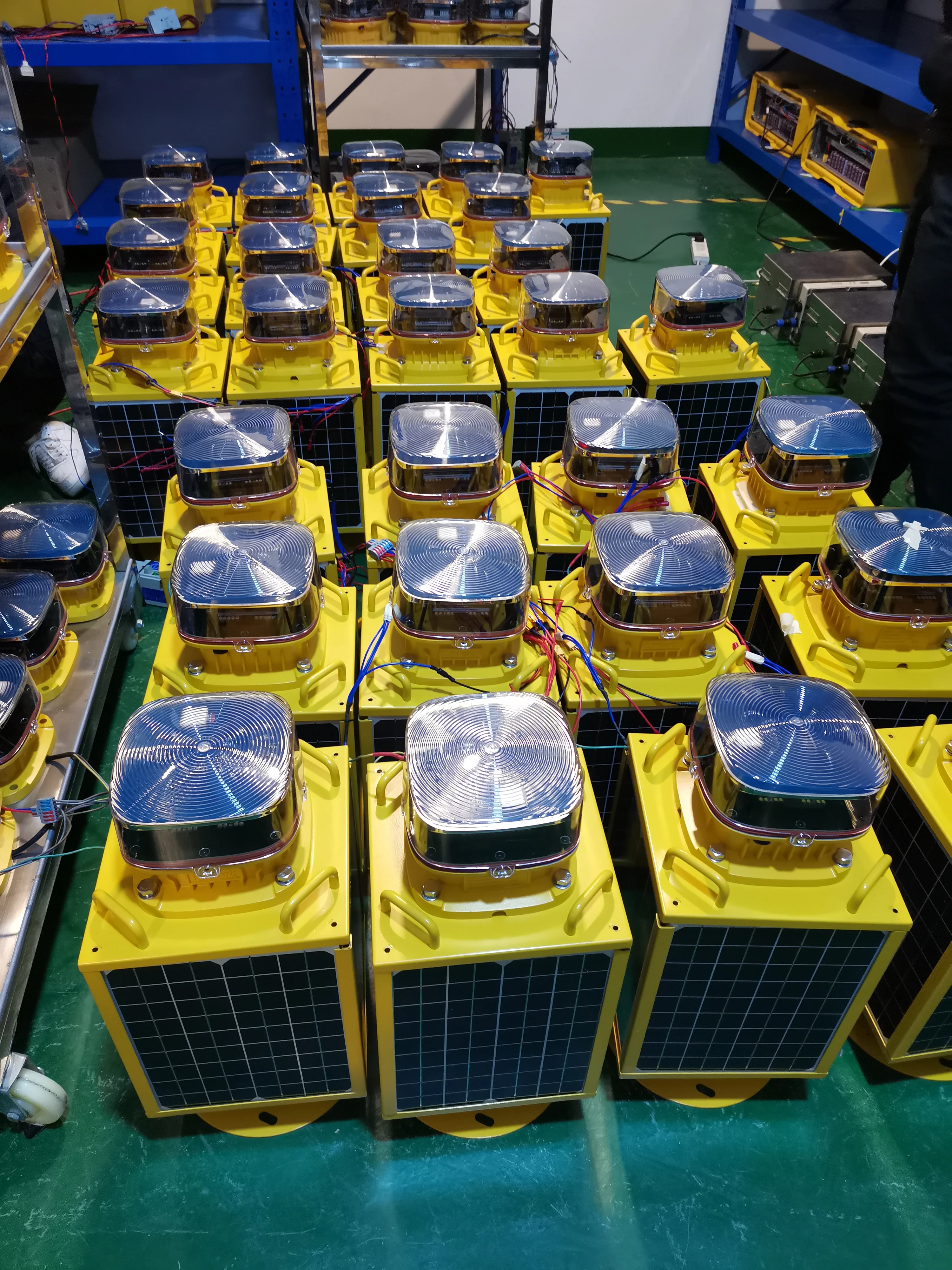 IP 67 Waterproof LED Solar Boat Side Marine Navigation Signal Lantern