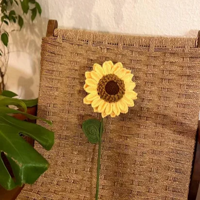 Wholesale ready stock factory Hot Sale 100% handmade crochet sunflower rose daisy lily Carnation lavender tulip bell orchid deco