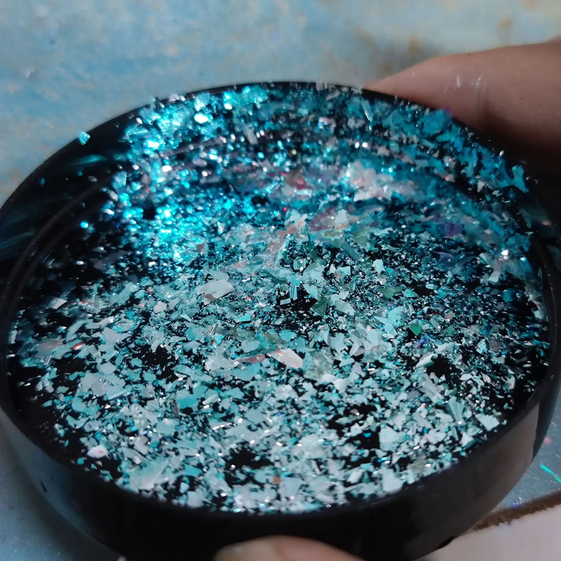 Wholesale iridescent  multi chrome chameleon eyeshadow flakes various colors