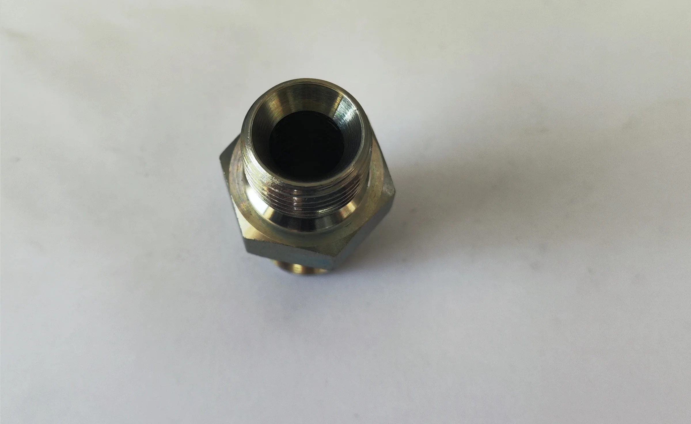 Double Use British Hydraulic Adaptor Bsp Male 60 Deg. Cone Seat/Bonded Seal NPT Male-1BN