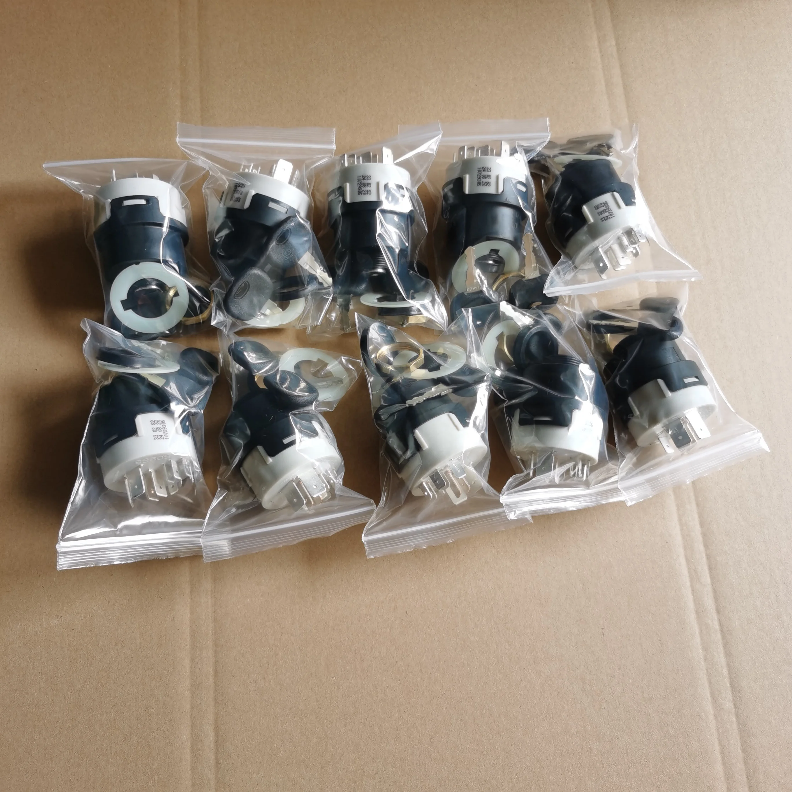 01182528 Ignition switch for deutz 1013 and 2012 engine parts