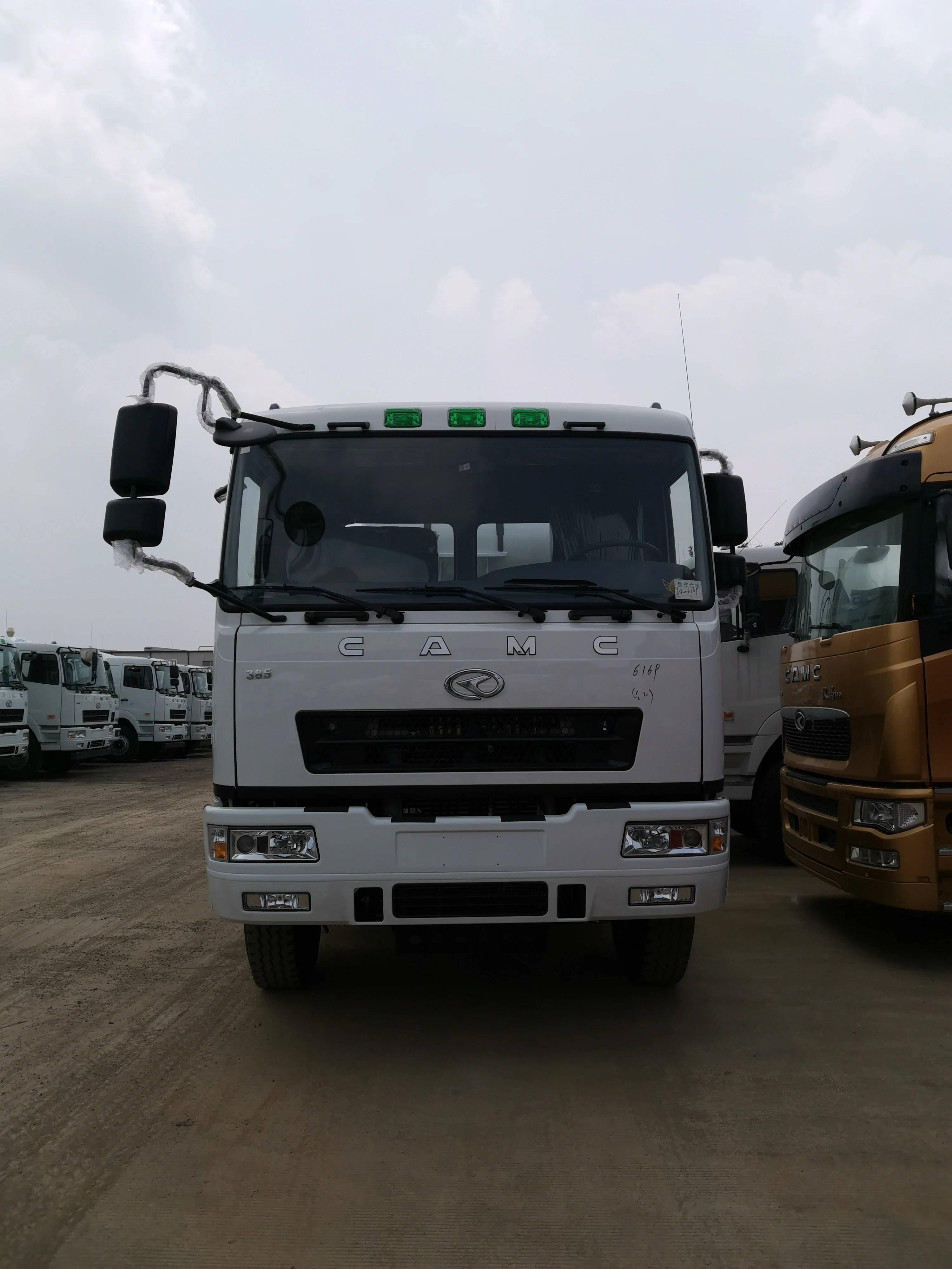 Недорогая Бетономешалка CAMC truck 8x4 объемная с