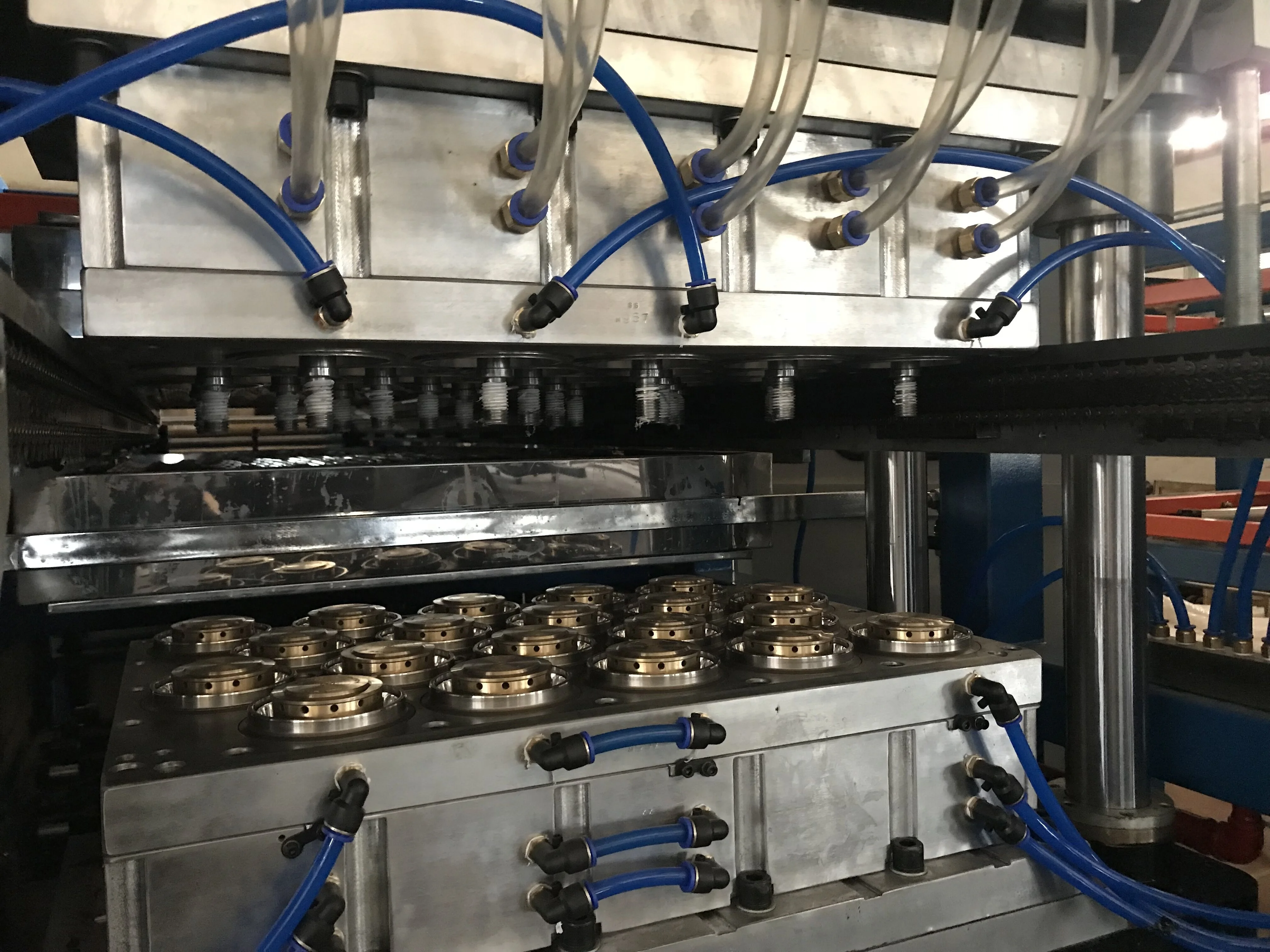 HPC-720 автоматическая машина для термоформовки гидравлических стаканов