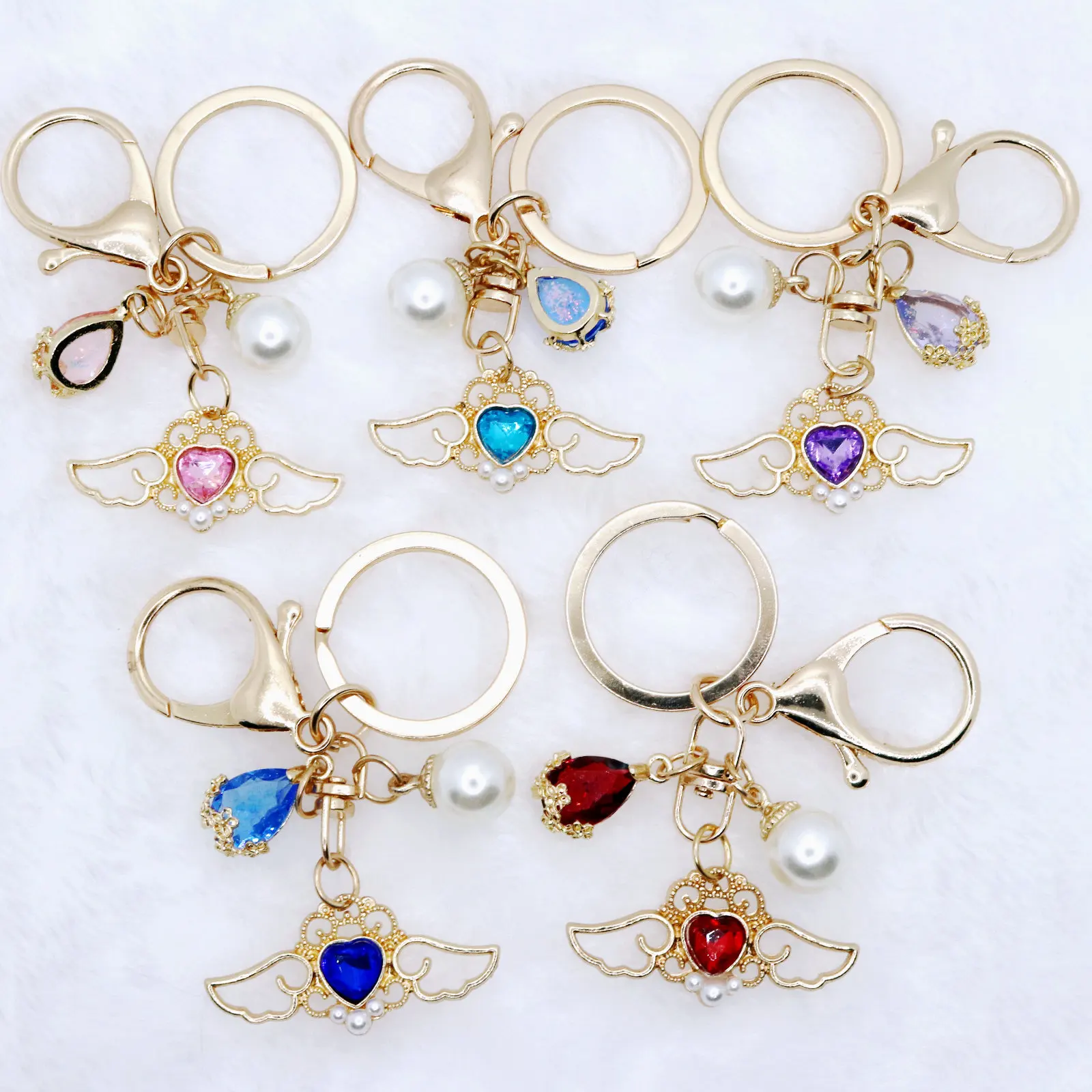 2023 Stylish Solar Beaded Keychain with Heart Gold Pearl Keychain Accessory