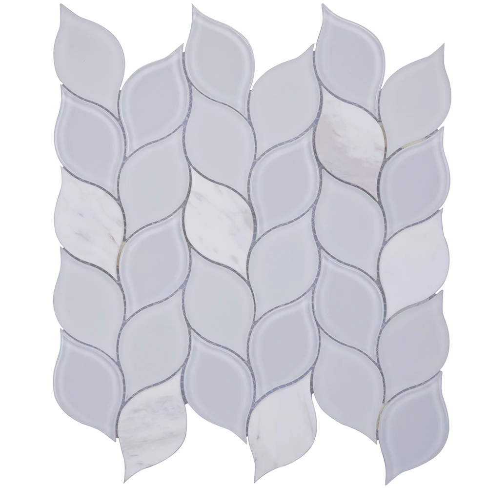 Белая матовая мозаика Backsplash из водоструйного стекла и мрамора с узором в виде листьев