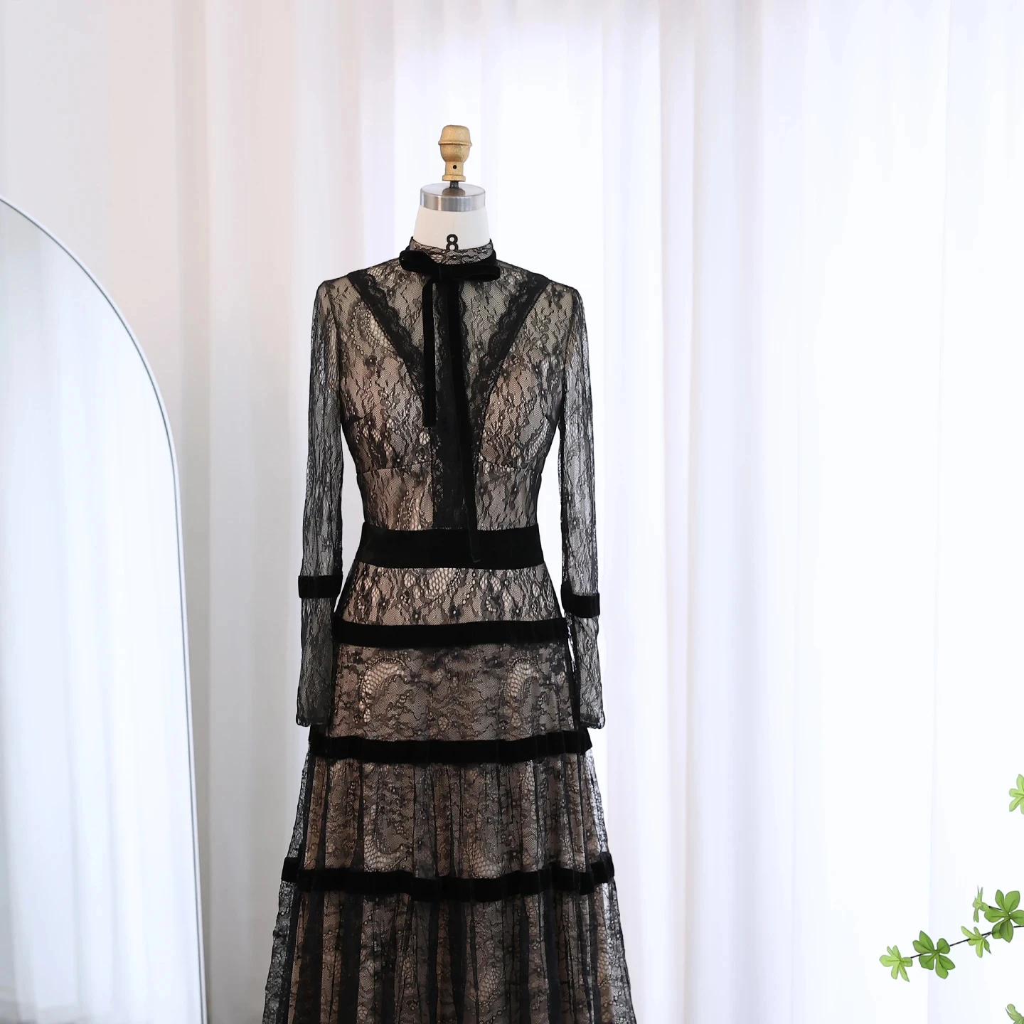 Elegant Black Lace A-Line Evening Dress 2024 Dubai Luxury Tiered Long Sleeves Muslim Women Formal Party Gowns Sf023