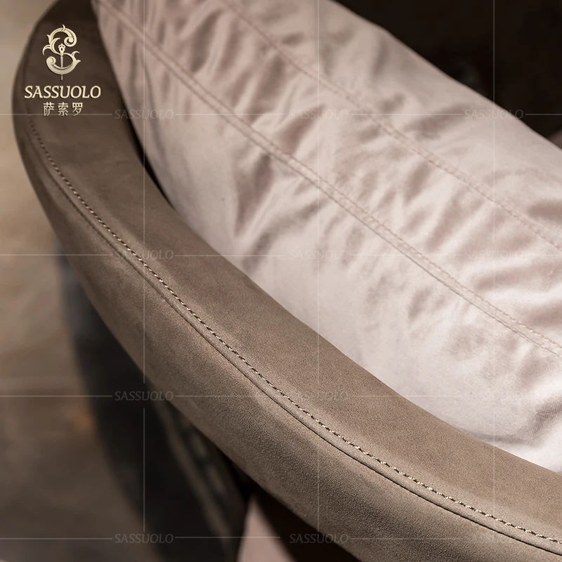 
Sassuolo Modern Leather Armrest Dinning Chairs with Feather Pillow Dining Chair Dining Room Furniture Home Furniture Metal Soft 