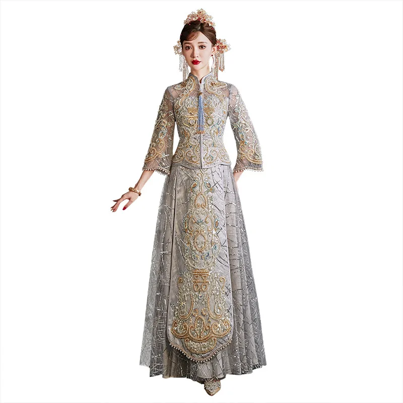 Женское золотистое платье с длинным рукавом 2024