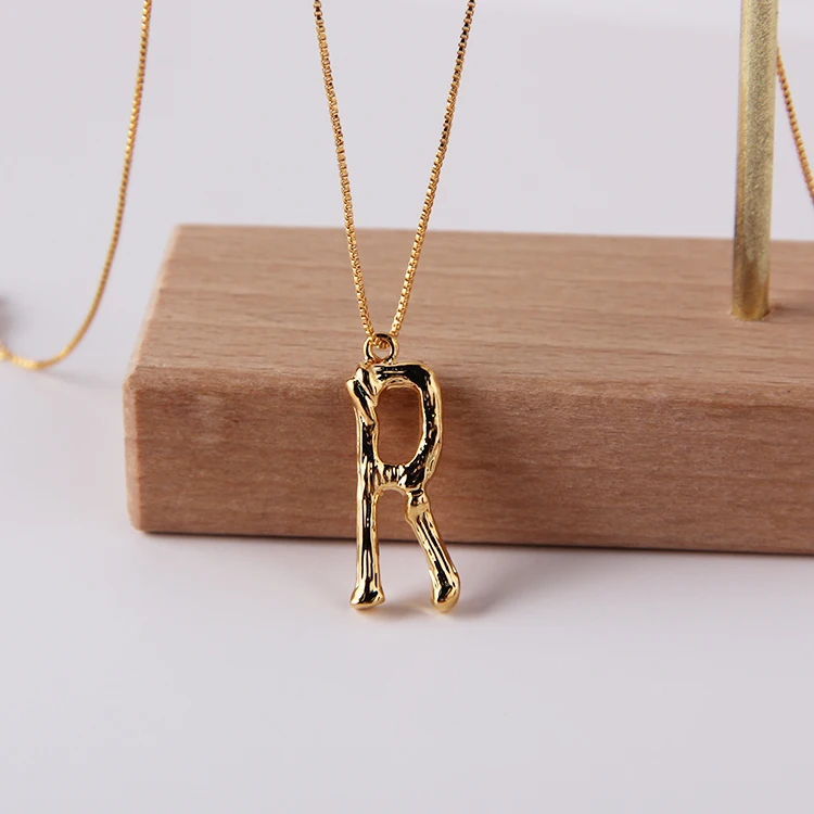 More Popular Design Brass 16k Gold Plating Letter R Pendant Necklace Fashion Charms Necklace For Women