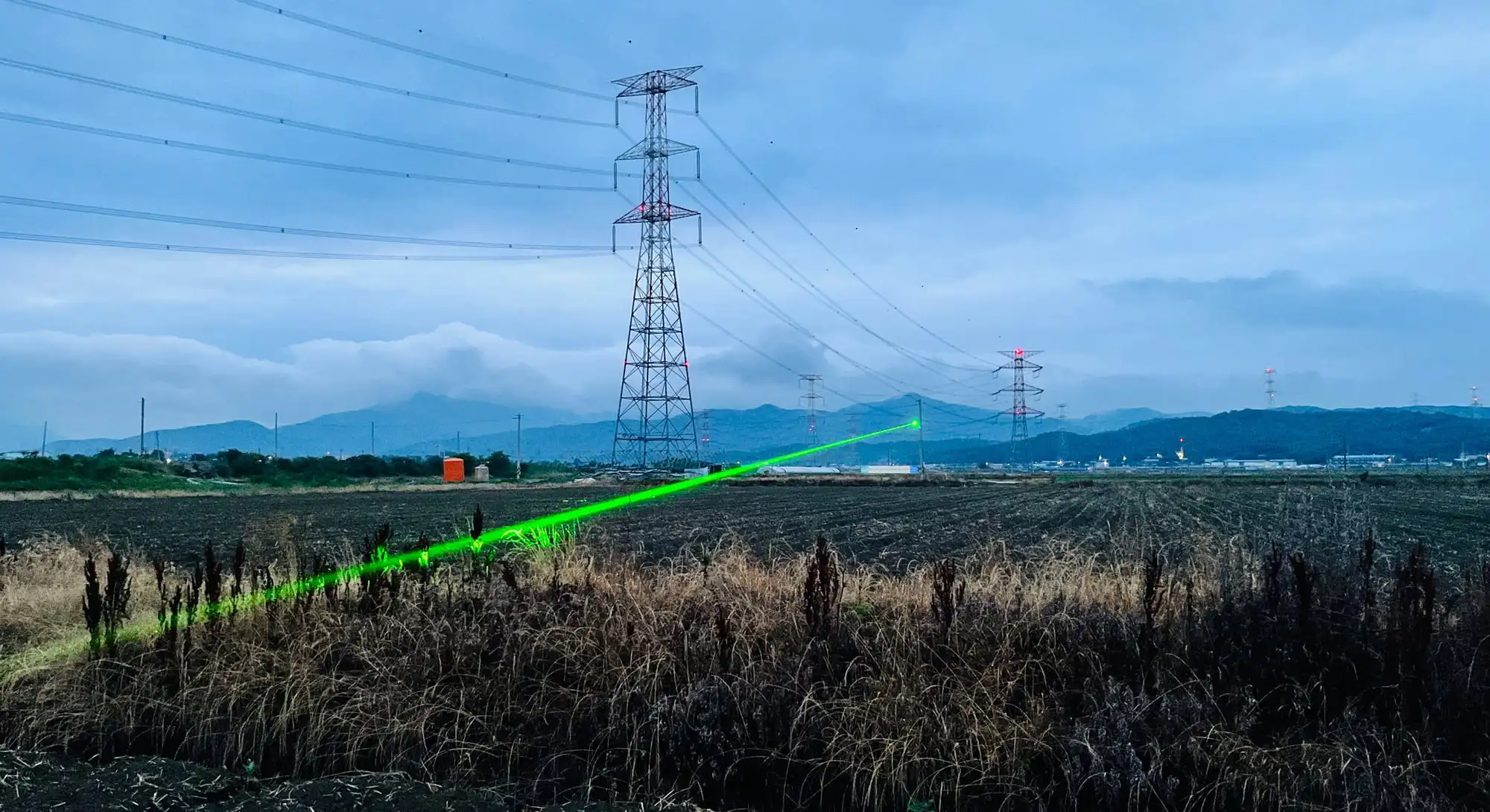 Power transformer substation bird repellent device with daytime 200 meters working distance