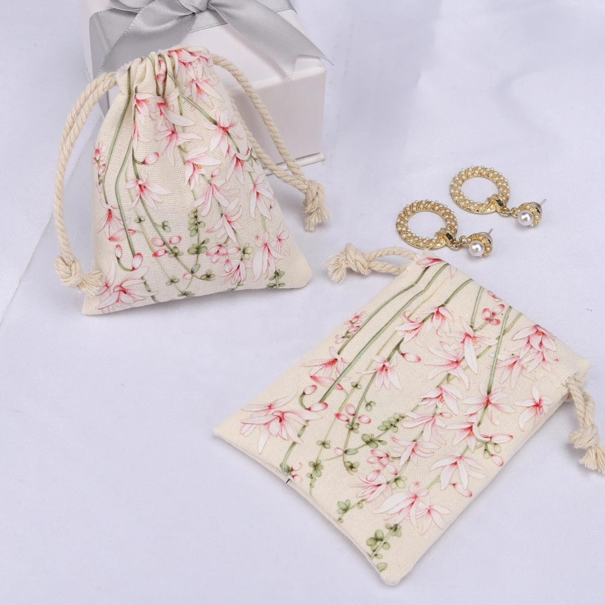 Индивидуальная упаковка из хлопка и льна для горячего тиснения, ювелирные изделия, лак для ногтей, маленькая бежевая хлопковая Подарочная сумка на шнурке