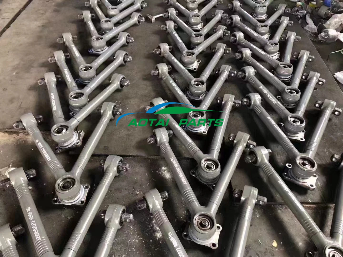 Track Control Arm V Stay Bar OEM 9483502805 for Mercedes-Benz Actros