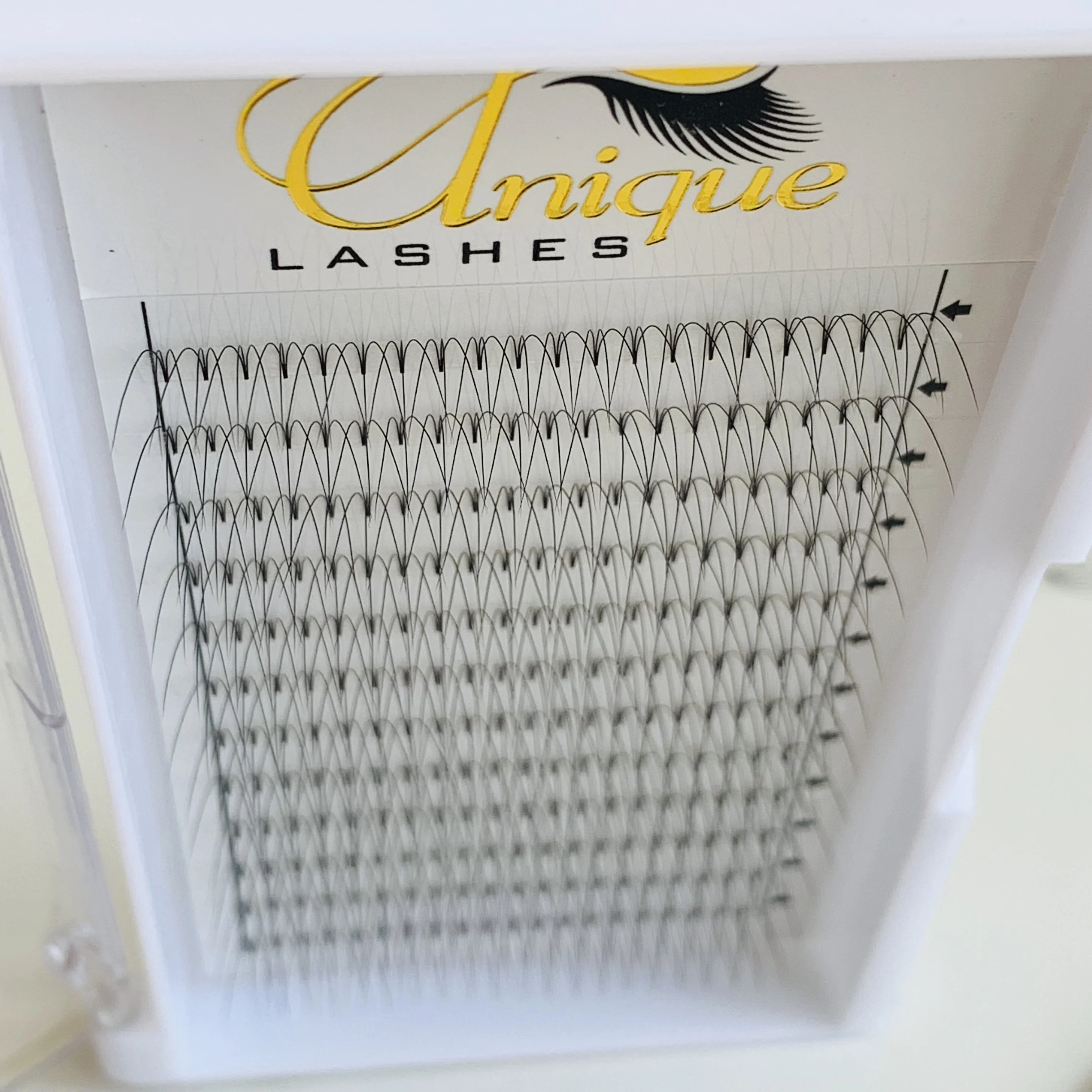 Wholesale pre made flare eyelashes 10d volume eyelash fans las extension trays promade volume