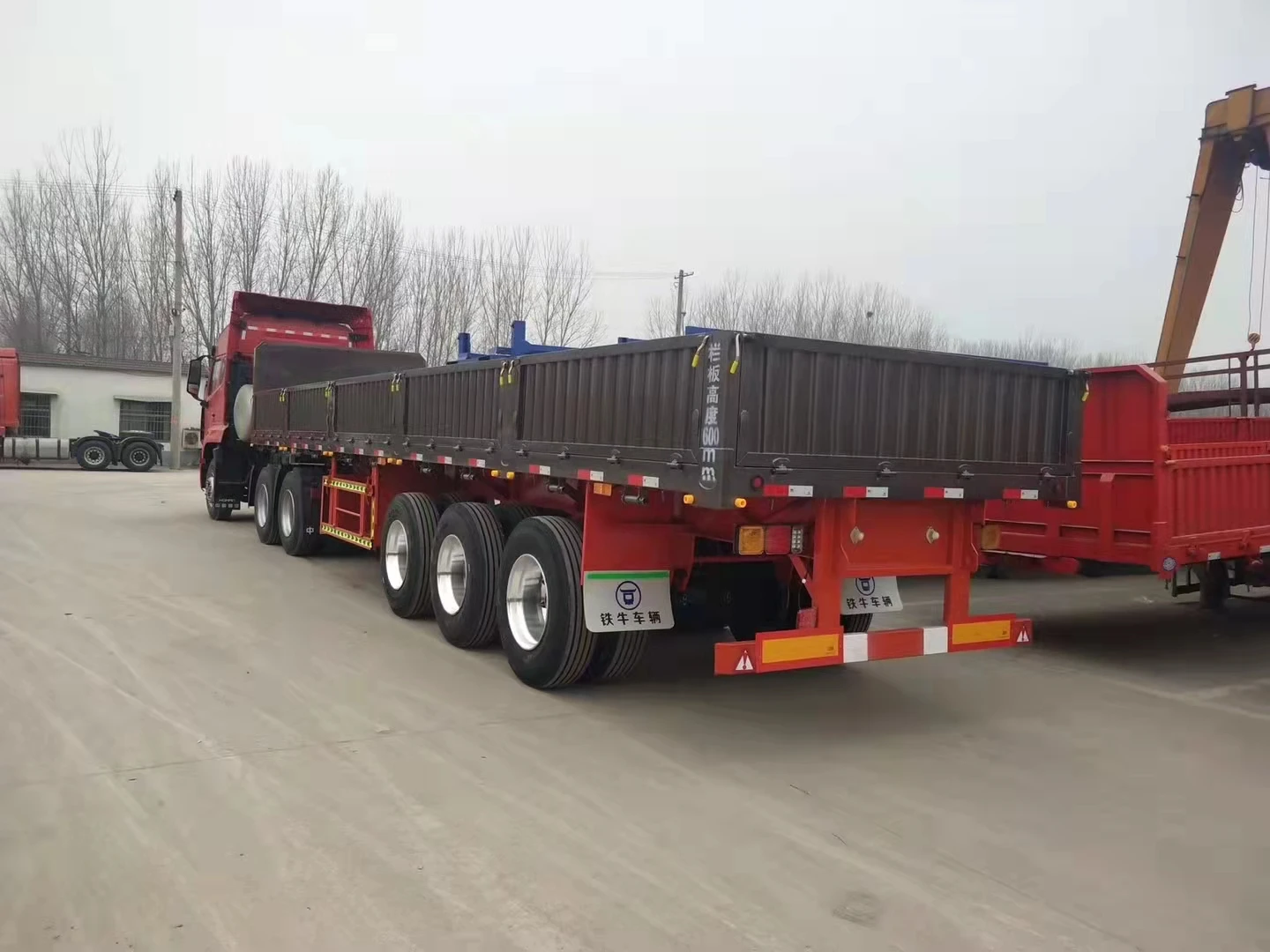 Chinese Heavy Loader Container Trailers Chassis 20 Or 40 FT 50 Ton 60 Ton Flat Bed Trailer For Sale