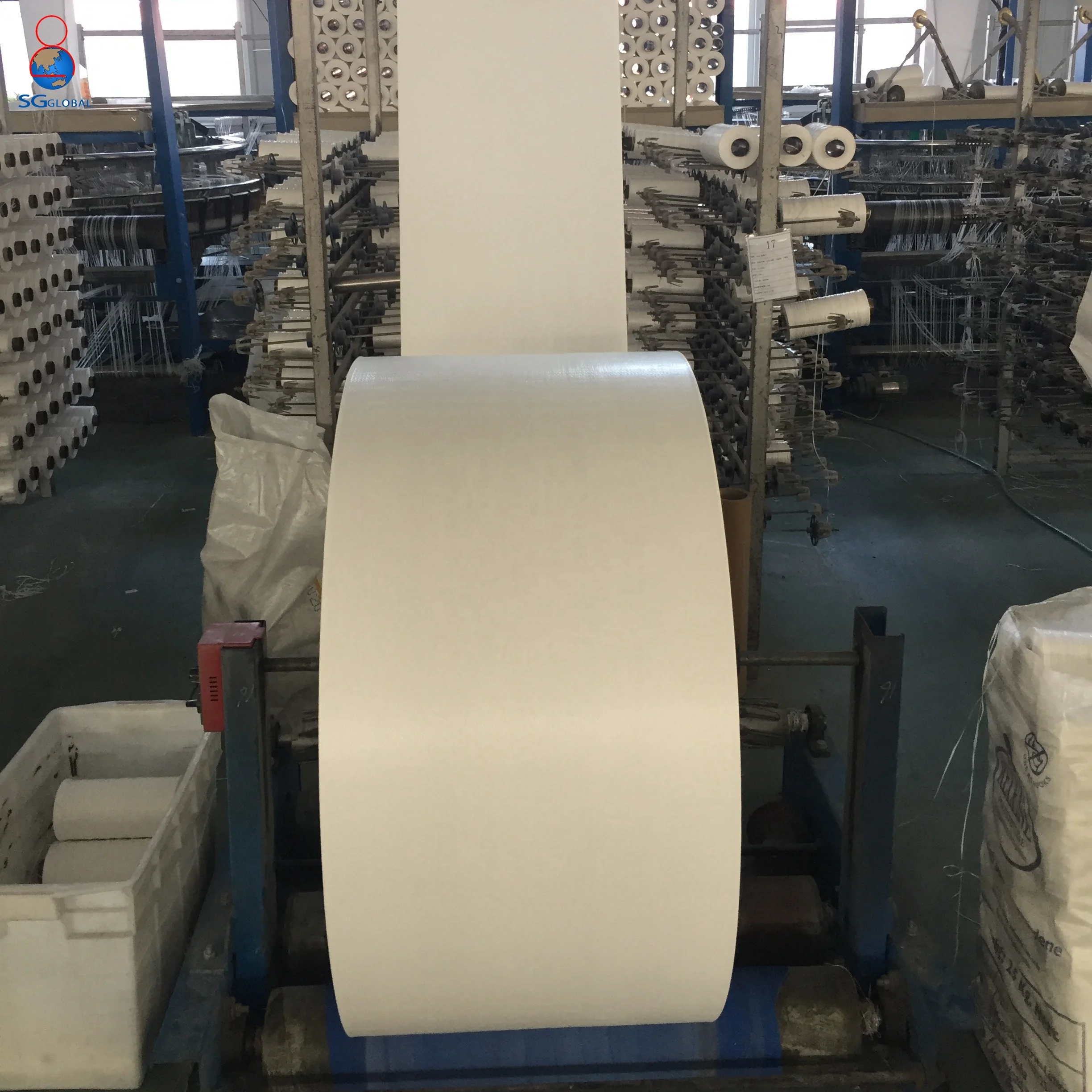 Wholesale white 66gsm PP woven cloth polypropylene fabric tube roll