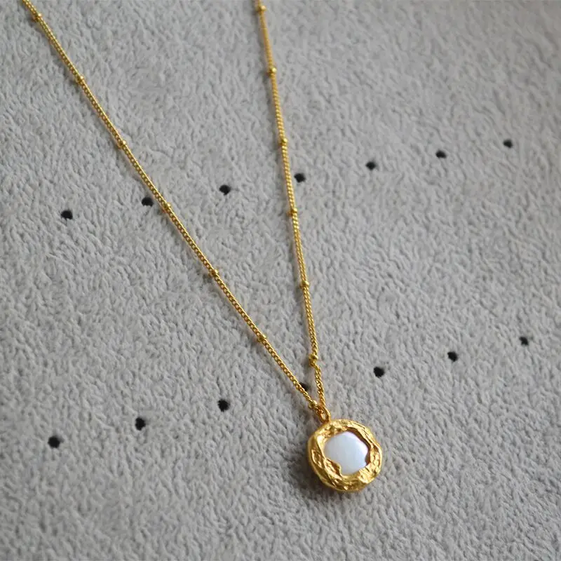 Natural Baroque Round Flat Pearl Pendant Necklace Women Textured Coin Gold Plated Necklaces