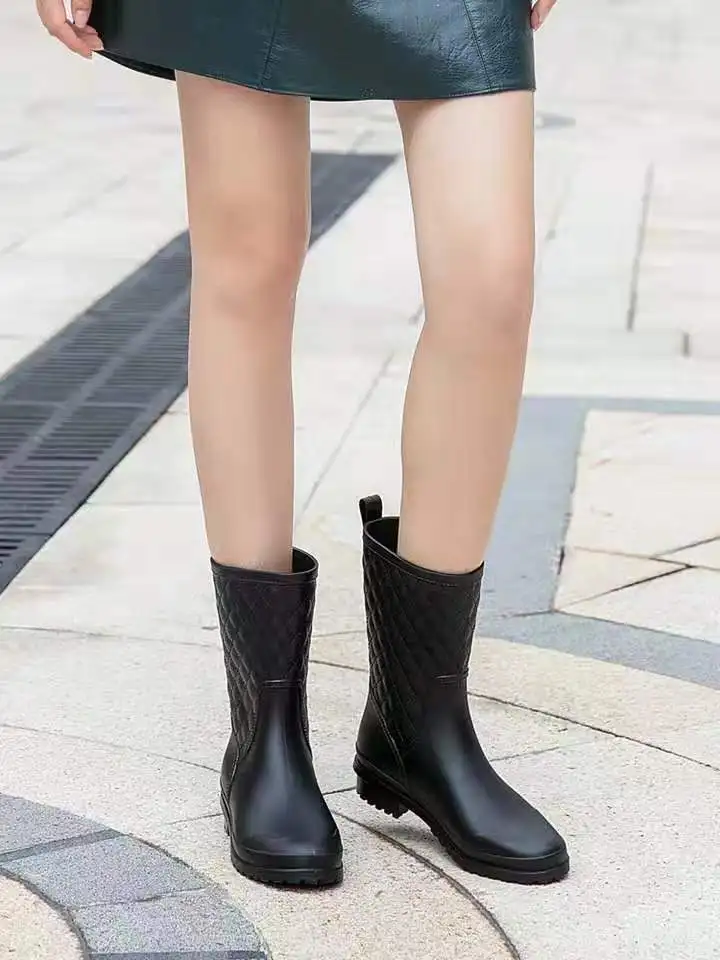 Полусапоги высотой и резиновой подошвой, женские сапоги от дождя