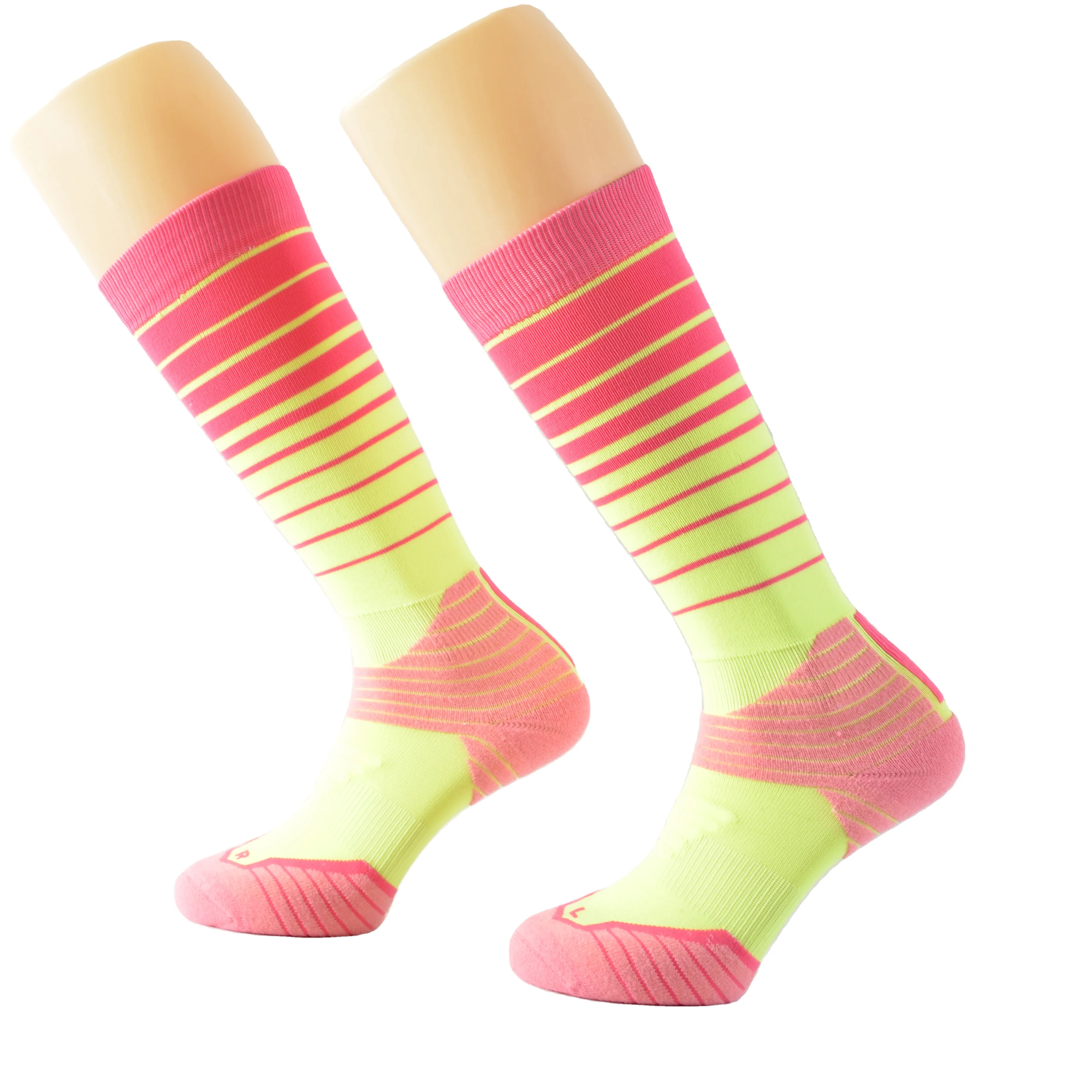 New Design Custom Letter Printed Men Hip-hop Skateboard Sport Socks Mid-length Tube socks