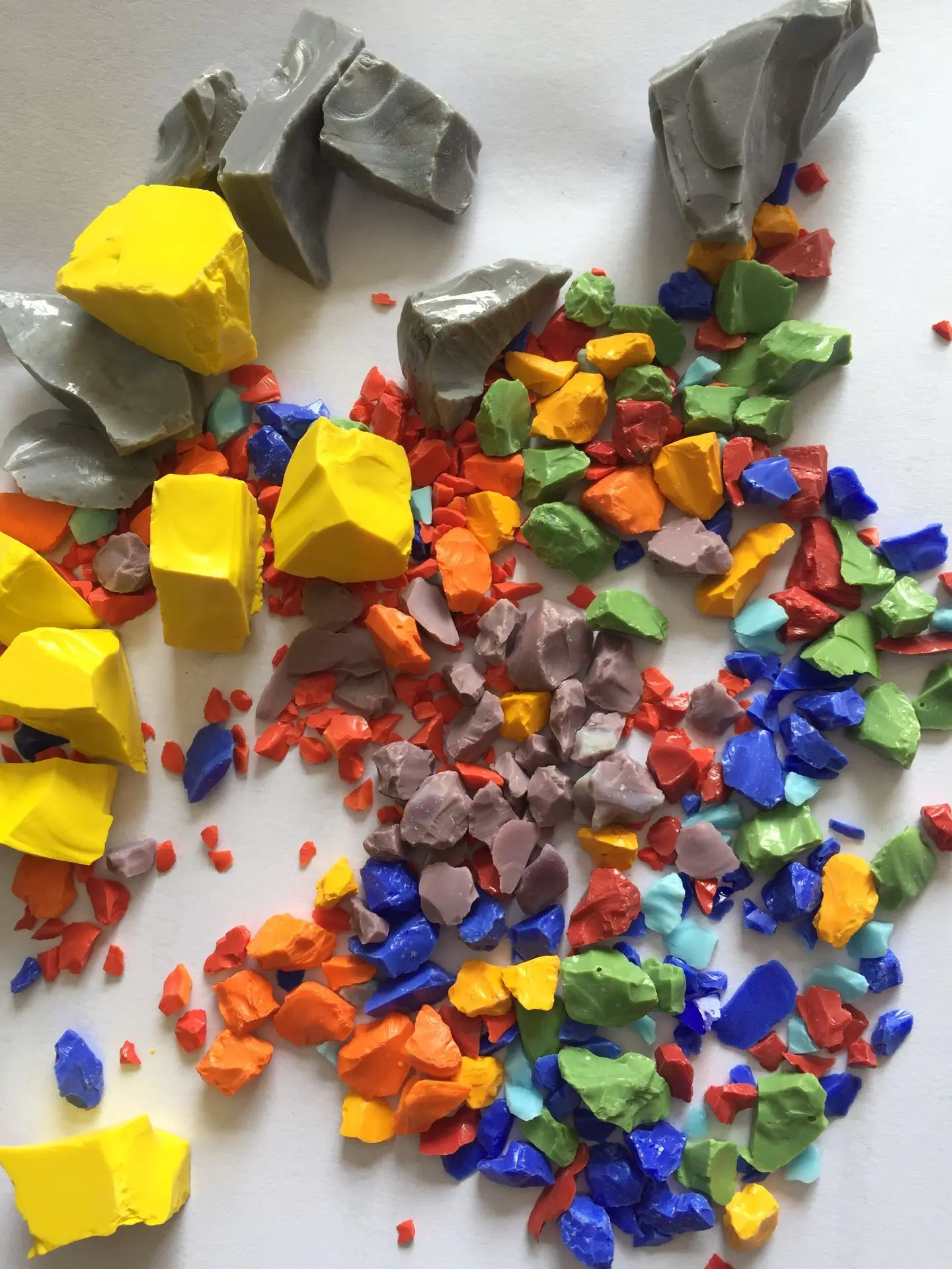 Concrete recycled glass chips,glue chip glass for sale