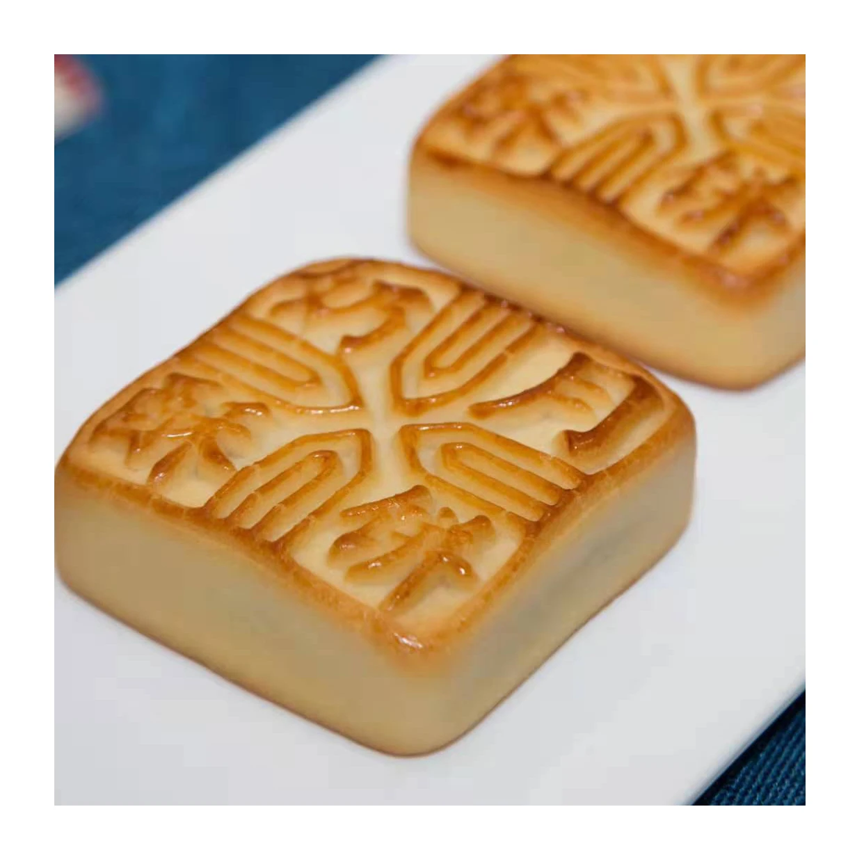 Custom different tastes moon cakes processing bean paste egg yolk multi-flavor OEM