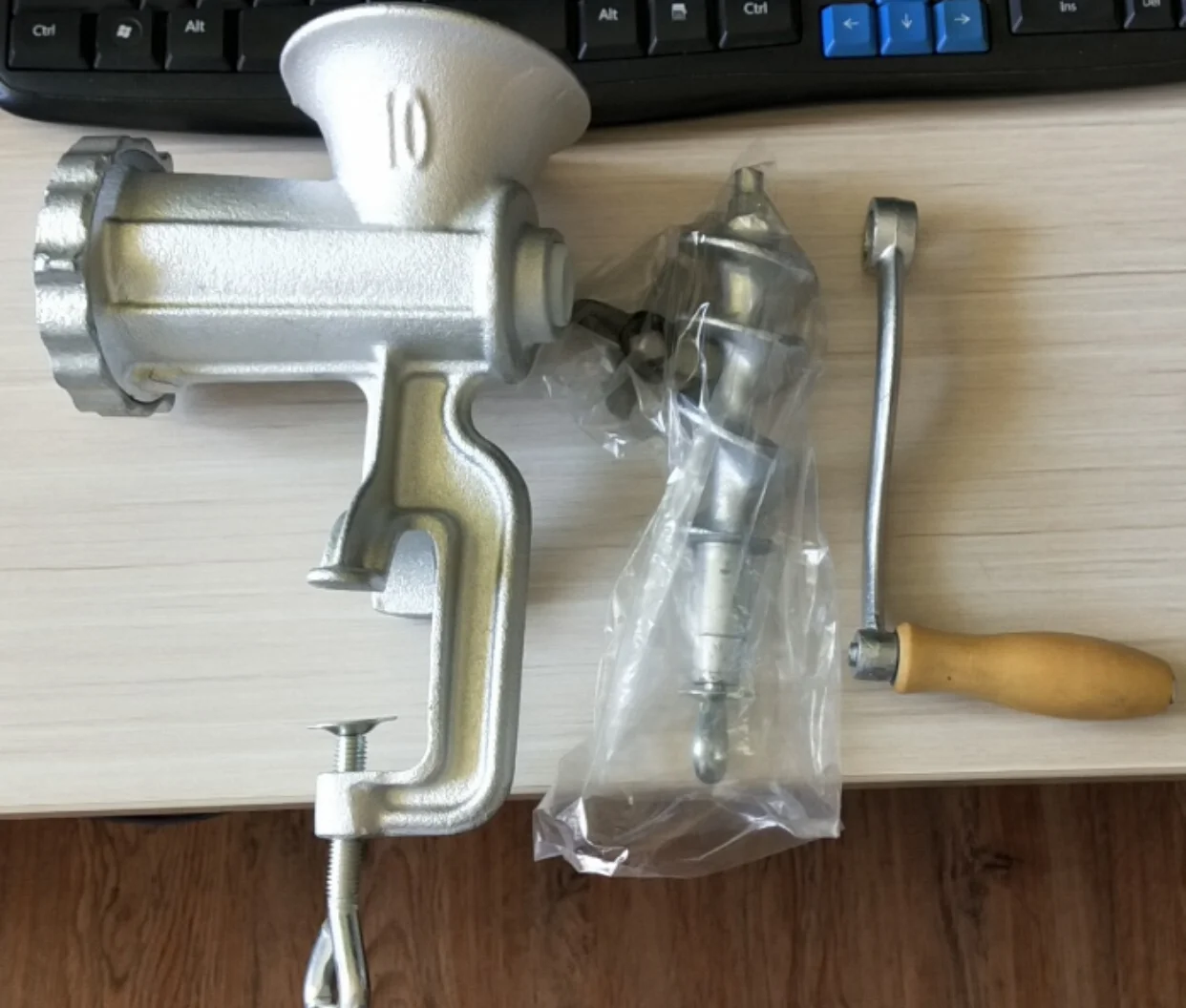 Handle operating meat mincer, Manual Meat Grinder 10# Spray painted surface