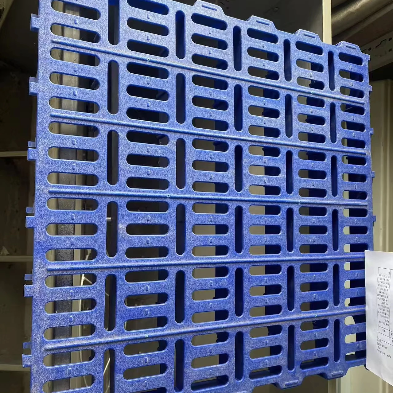 Discounted price for goat breeding farm livestock equipment 0.6m * 0.6m plastic manure leakage board