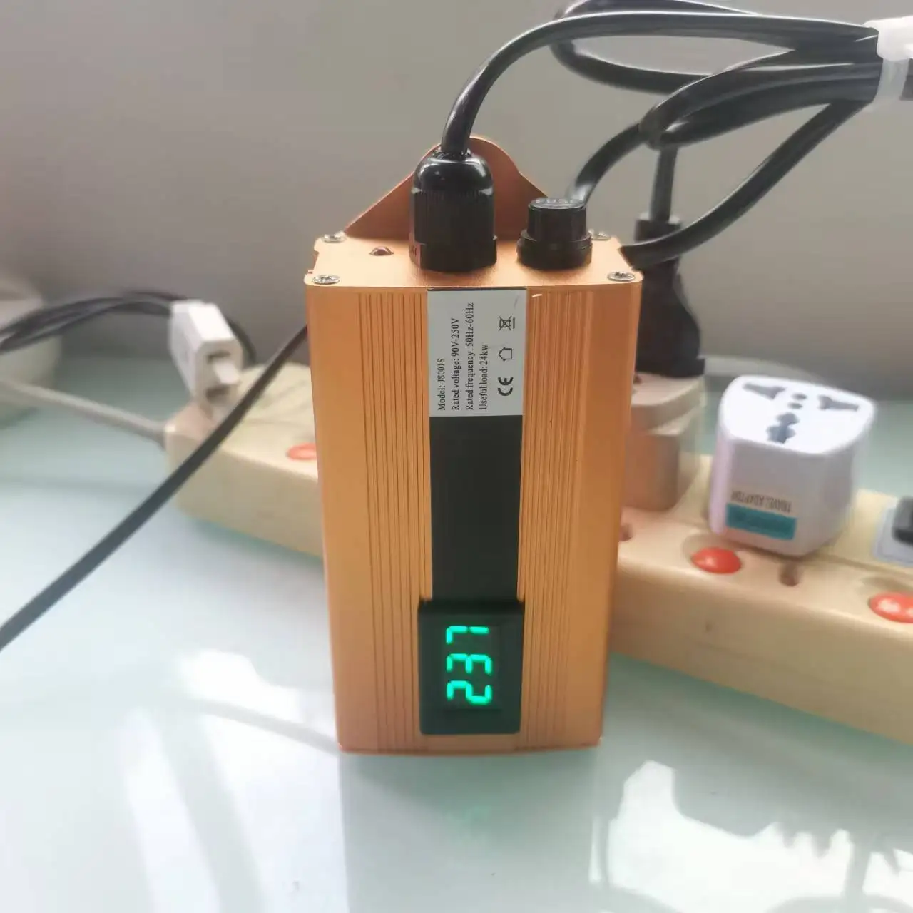 Shenzhen Factory Supply Energy Saving Equipment for Home Power Consumption Reducer Electricity Saving Box with LCD JM001