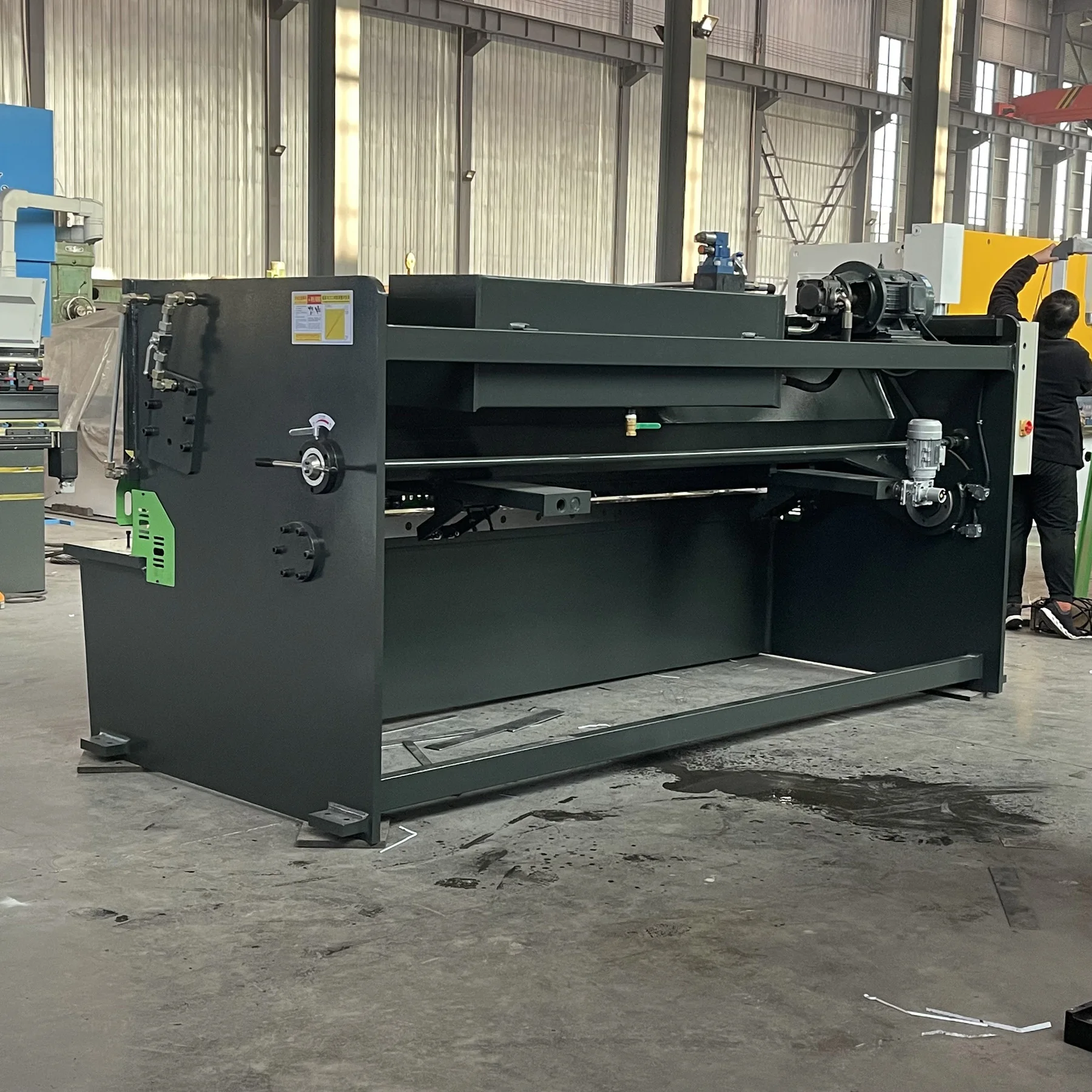 Hot Sale Hydraulic Cutting Machine in QC12K Series With E21S Controller System sheet shearing machine