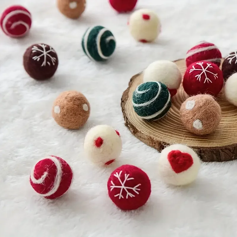 Colorful Diy Crafts Random Mixed Colors Wool Felt Balls with Heart Designs