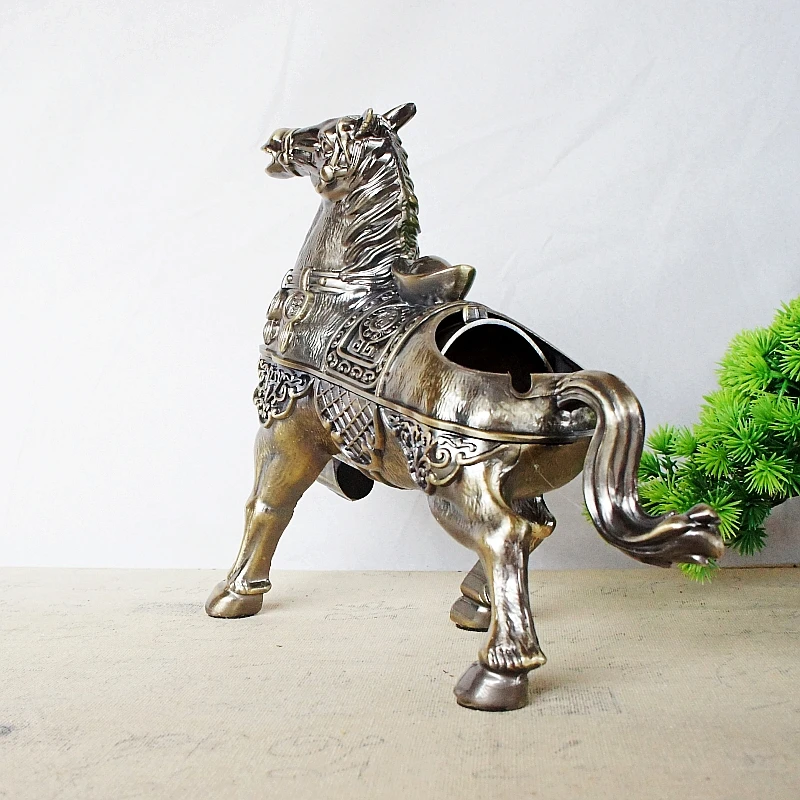 Manufacturer Direct Sale Wholesale Top Sell  Animal Horse Ashtray Custom Made Metal Ashtray with Lid