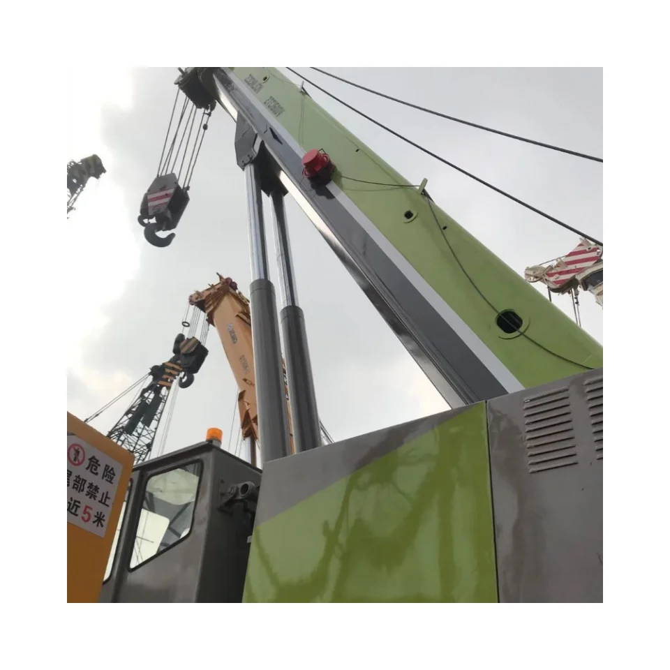 Used Truck Crane Zoomlion Brand Second-hand Truck Crane 130 ton Zoomlion ZTC150V633 For Sale.