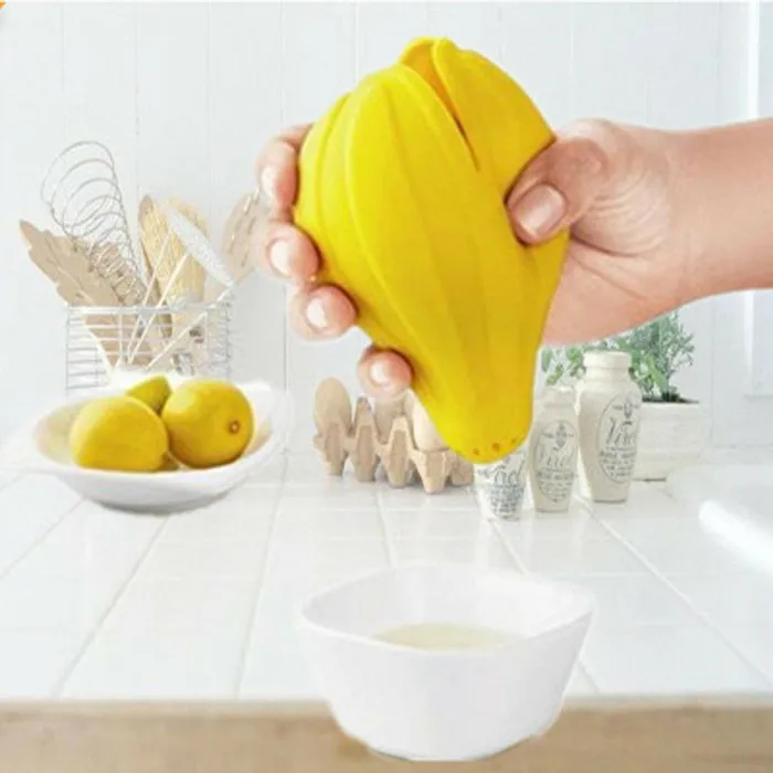 Silicone Lemon Squeezer Kitchen Supply Mini Portable Hand Manual Juicer Silicone Lemon Juicer Fruit Juice Maker