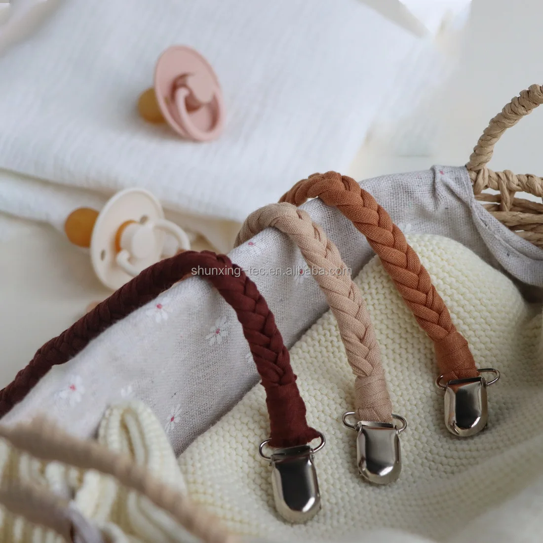 Handmade Dummy Clips Holder Chain Eco Friendly Flexible Fabric Yarn Braided Baby Pacifier Clips
