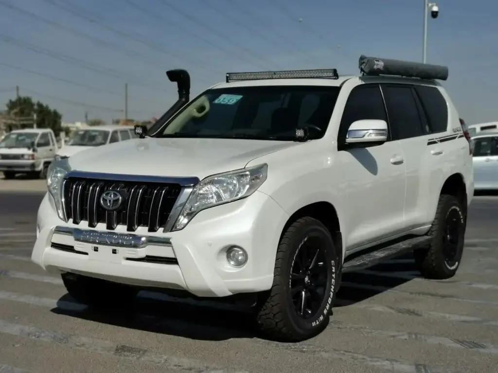 Хорошая производительность используется TOYOTA LANDCRUISER PRADO GXR 4WD внедорожник 4 0 л V6 бензиновый 2016 белый