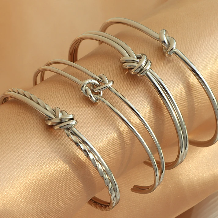2024 New Style Minimalist Trendy Retro Tarnish Free Stainless Steel 18k Gold Bangle Waterproof Open Cuff Knot Bracelet MK4146