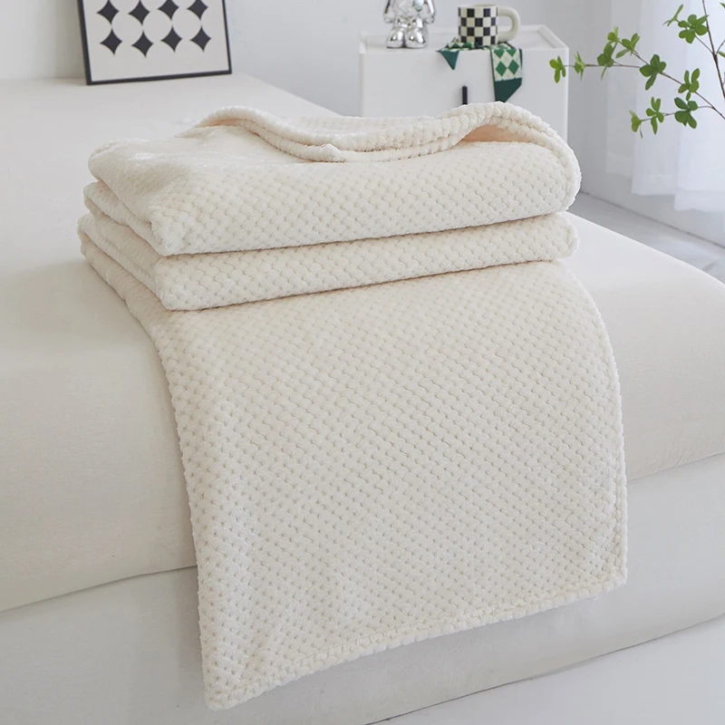 Wholesale New Design Popular Durable Plush Blanket Foldable Outdoor Travel Airplane Sofa Bed Throw Blankets