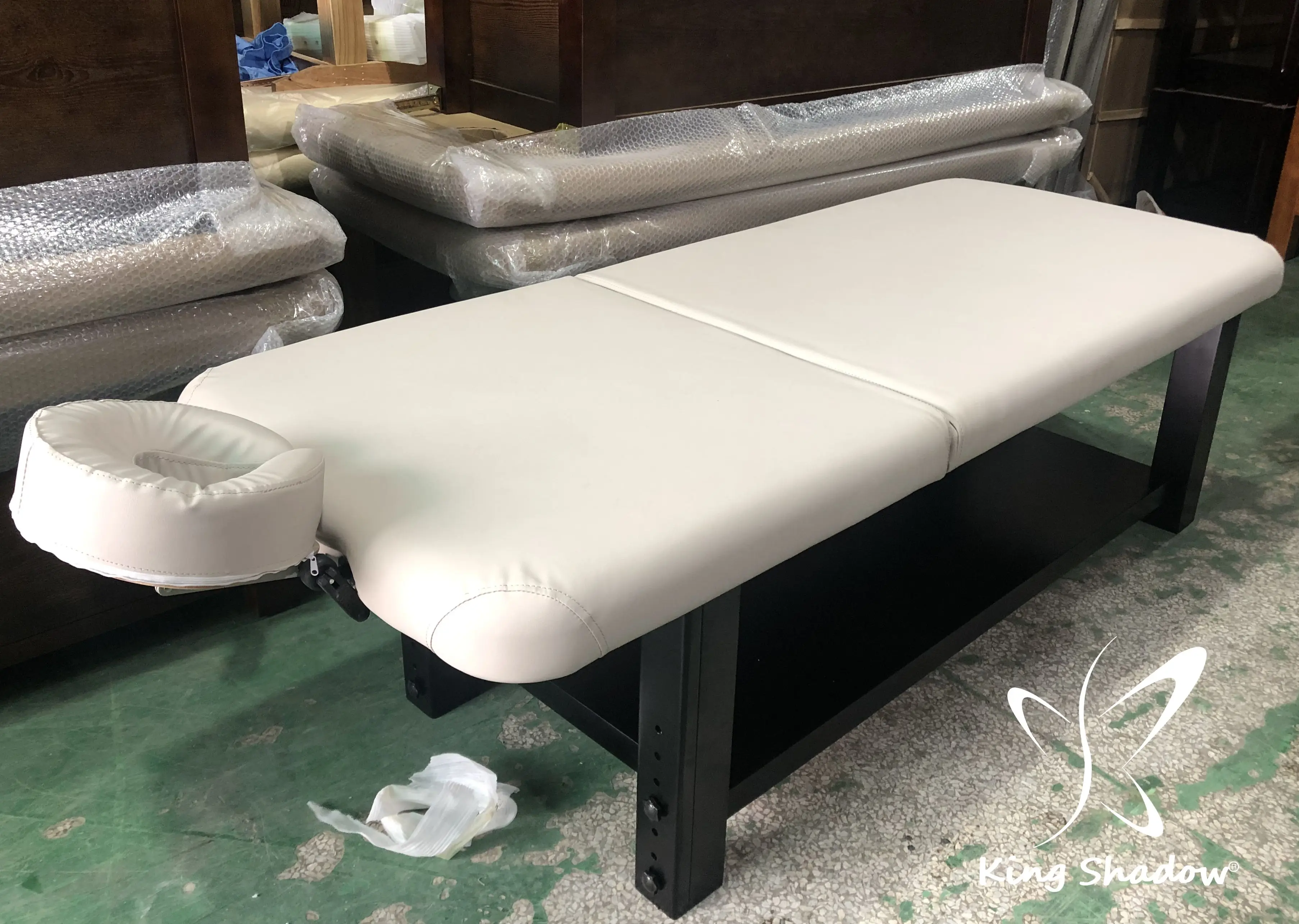 Hight Quality beauty Salon Furniture Wooden Facial bed Fashion Designs Body Massage Table beauty bed For Sale