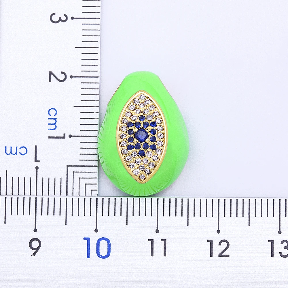 QIKU Hot Sale Papaya Shape Pendant Necklace Rhinestone Unisex Jewelry Gold Color Cubic Zircon Chain Customized  Wholesale Price