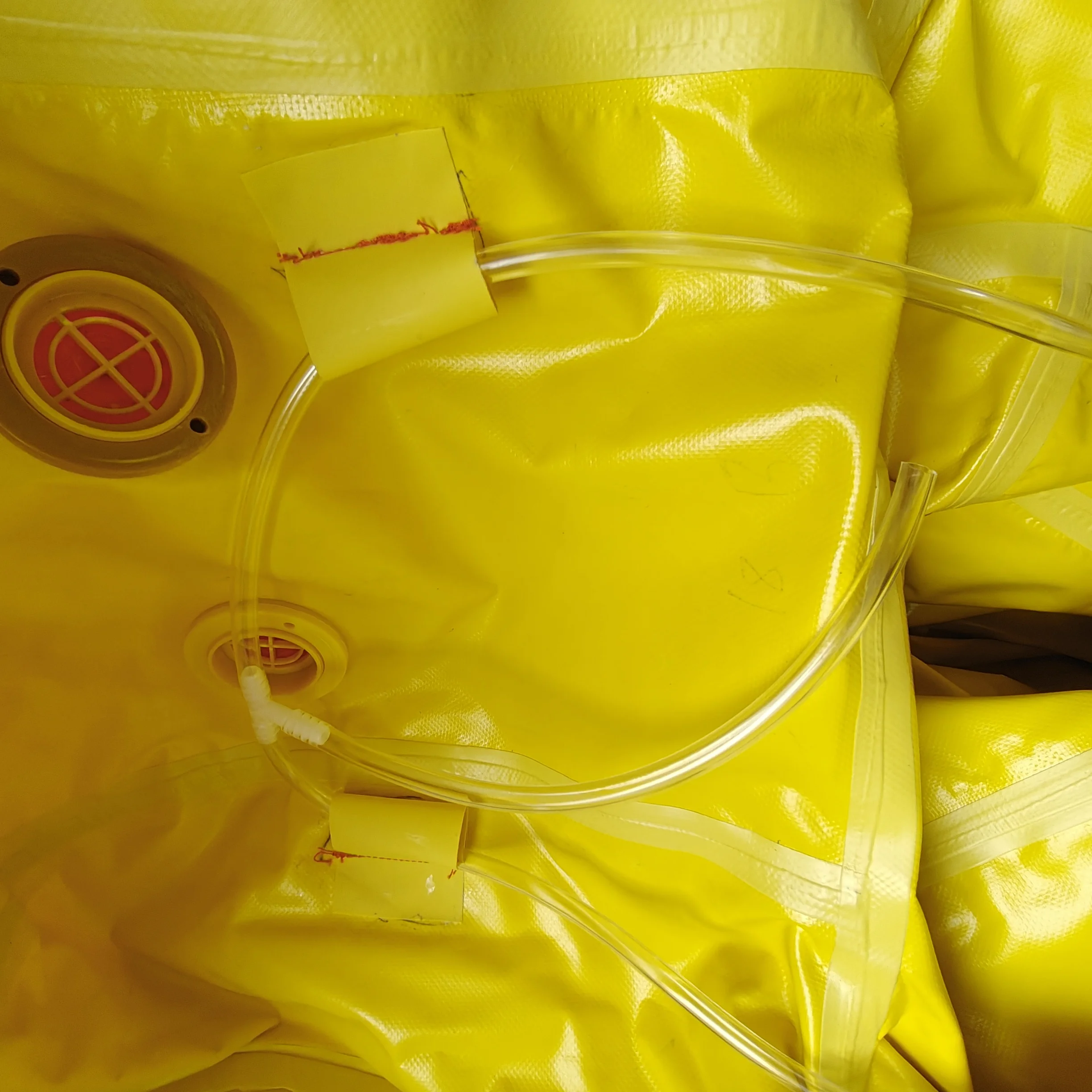 Protective clothing for hazardous chemicalsFire-retardant and chemical-resistant clothing for acid-resistant firefighters 1